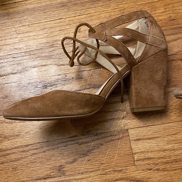 Nine West suede heels - Picture 2 of 8